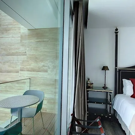 C'est Si Bon By Lovelystay * פונשל