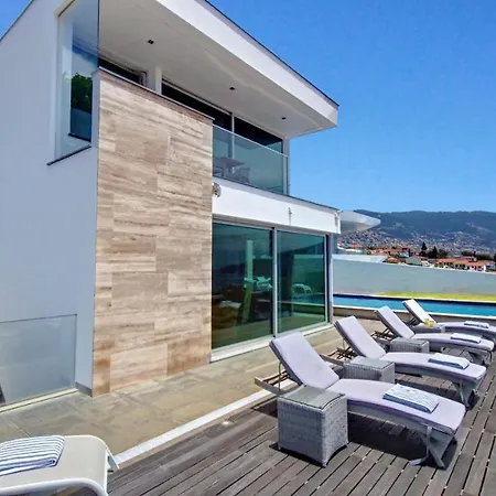 C'est Si Bon By Lovelystay * פונשל