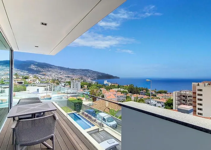 C'est Si Bon By Lovelystay *