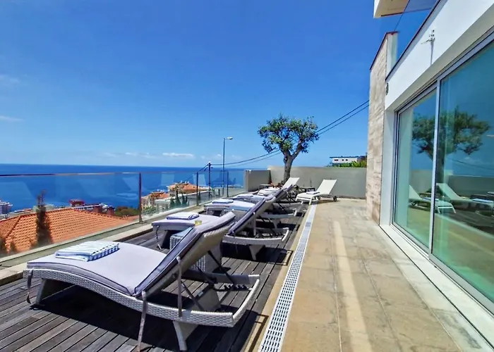 C'est Si Bon By Lovelystay *